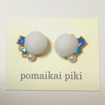 雪玉ピアス