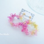 もこもこな　メルヘンMIXカラー　の　毛糸　イヤリング or　ピアス