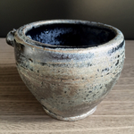 光彩鉄釉片口酒器