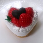 いちごたっぷりハートケーキ