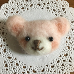 くまちゃんブローチ〈ピンク〉