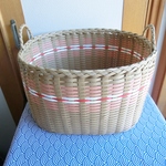 大きめのかご（茶系模様入り）