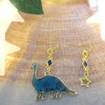 ☆キャンディザウルス☆ブロントザウルス（クビナガリュウ）＊ピアス（イヤリングok）＊発色鮮やかブルー×オルテガ風＊