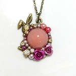 エレガント ピンク ぴょっこりうさぎ アンティークネックレス 紫 たまご 薔薇 金古美 レジン パール ビジュー 送料無料 