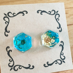  レジン コデマリピアス（ブルー&ホワイト）