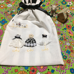 👗モノトーンドレス👝巾着袋