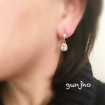 高品質✨冬カラー シンプルジルコニアピアス。プレゼントに✨ラッピング無料。