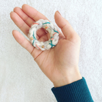 knitBROACH   白のリース