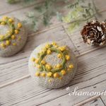 毛糸のミモザ刺繍ブローチ・ｂ