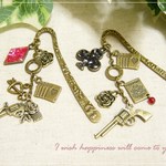 ☆アンティーク調の薔薇と銃のブックマーク☆