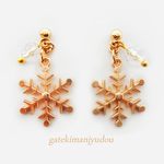 水晶と雪の結晶のチタンピアス【イヤリング変更可】