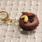 ビターチョコとナッツのマカロン　キーホルダー