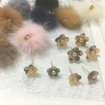 べっ甲柄のお花とファーピアス♡
