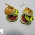 食べちゃダメよ！ハンバーガーのピアス
