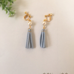 《再販》レザー調タッセル×コットンパールのイヤリング＊＊light blue