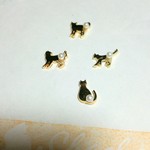 猫に真珠のプチピアス