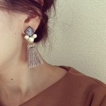 ニットタッセル×ホイルビジューイヤリング[ピアス]