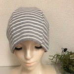 グレーボーダーの帽子  