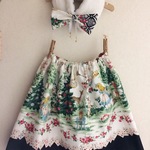 130〜140*アリス柄キラキラチャーム付きあったかファーティペット&スカート3点セット（ブラック）