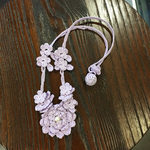 紫の花束のネックレス