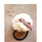 フェイクファーのポンポンヘアゴム【ivory】