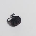 一輪薔薇のイヤーカフ(黒)