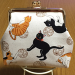 ねこ柄ゴールドがま口ポーチ