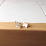 the Shell ワンポイントピアス チタン  