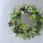 １月17日以降発送予定:green,white　&　black　berry：wreath(2)