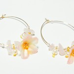 [ SALE ]  天然石 と お花 の フープピアス 750円 → 550円