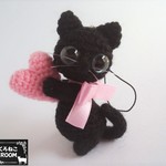 【送料無料】黒猫の選べるハートストラップ*あみぐるみ