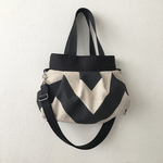 クロスボディ (SMALL) – Chevron Black
