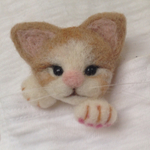 猫ブローチ 茶トラ子猫 羊毛フェルト