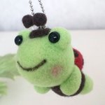 てんとう虫カエルちゃんストラップ 