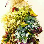 紫陽花&ざくろ他9種花材のスワッグ