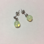 オパールのシンプルピアス