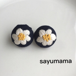 ☆刺繍☆くるみボタンのピアス
