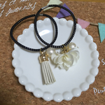 フラワータッセルとパール&タッセルとパールのヘアゴム（ホワイト）