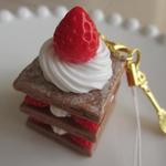いちごのミルフィーユストラップ
