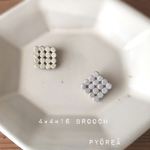 【陶器】4×4=16 brooch