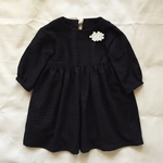 素朴な黒のワンピース(90cm)