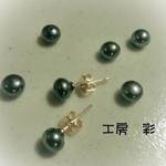 再×５販!! ６ミリＡＡＡランク・ブルーブラック淡水パールのプチピアス