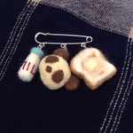 パンでブランチ　ストールピン　 トーストとパンダパン