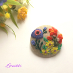 レトロな花束     アネモネ＊ウール刺繍ブローチ