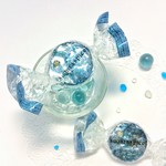 銀河を閉じ込めたキャンディブローチ