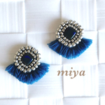 71.ネイビーフリンジビーズ刺繍ピアス・イヤリング
