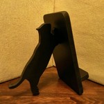 猫が支える携帯・スマホスタンド　オールブラック