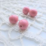 ヴィンテージチェコビーズ　ミルク🍓4個