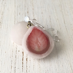 いちご大福の樹脂ノンホールピアス