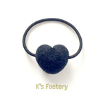 秋冬にぴったり♪ふわもこハート♡のヘアアクセサリー Black ♡羊毛フェルト